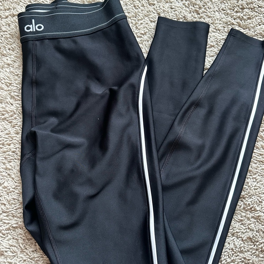 Alo High-Waist Black Leggings with White Side Stripe